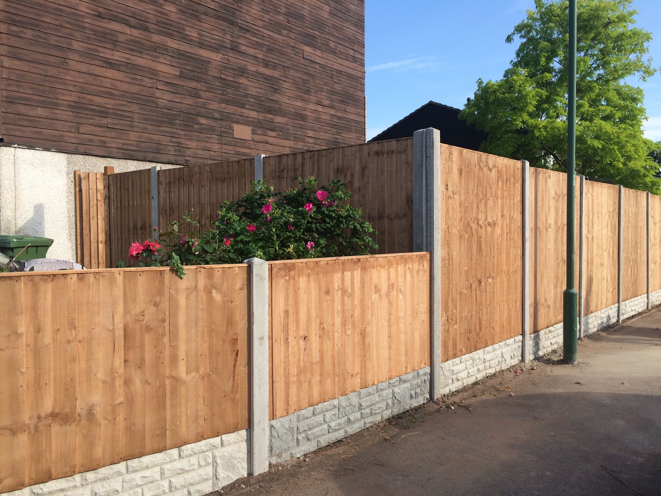 recessed concrete post sheldonfencing.uk